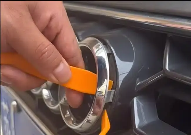 Audi Light Up Emblem Installation Guide — How to Fit an LED Badge 5 Remove the Audi Factory Grille Badge